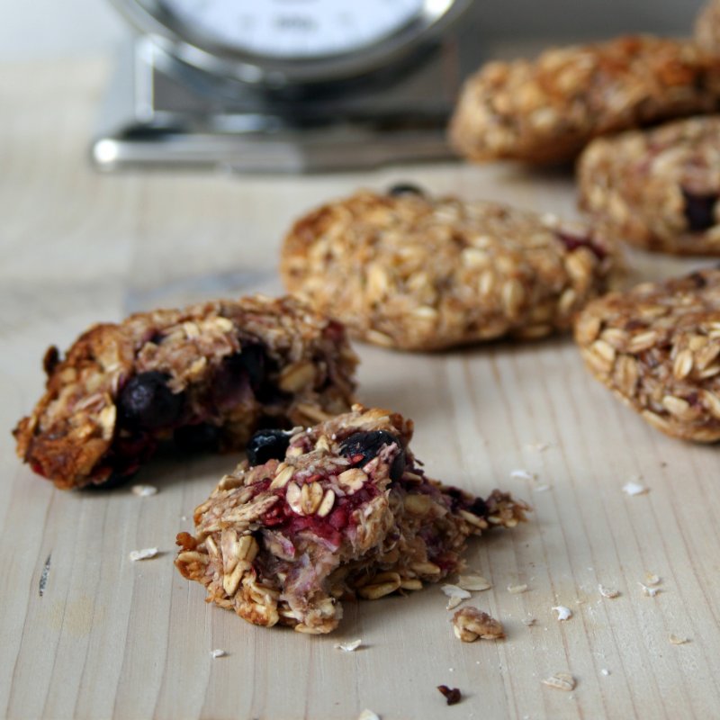 Biscuits aux flocons davoine à la banane et aux myrtilles